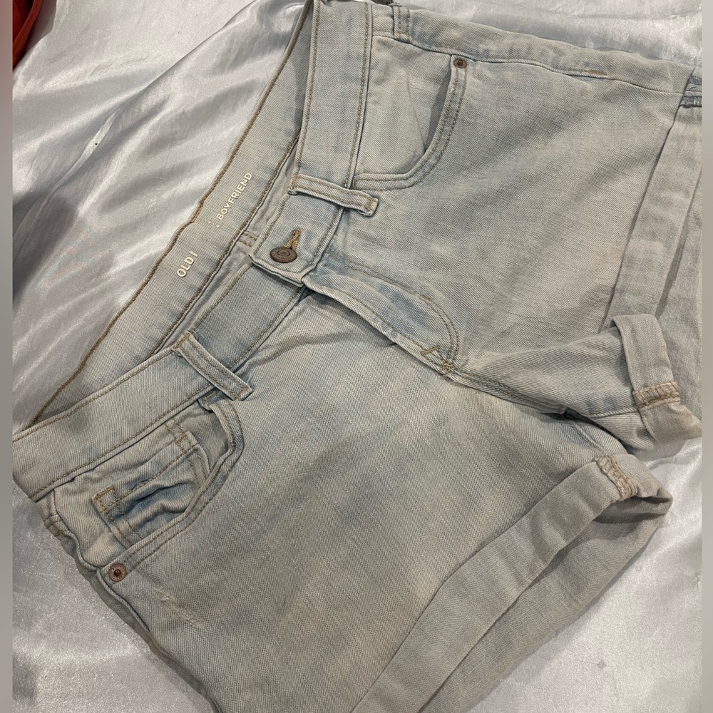 Old Navy Boyfriend style light wash denim shorts